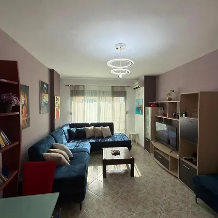 Blue Sky Apartment *
